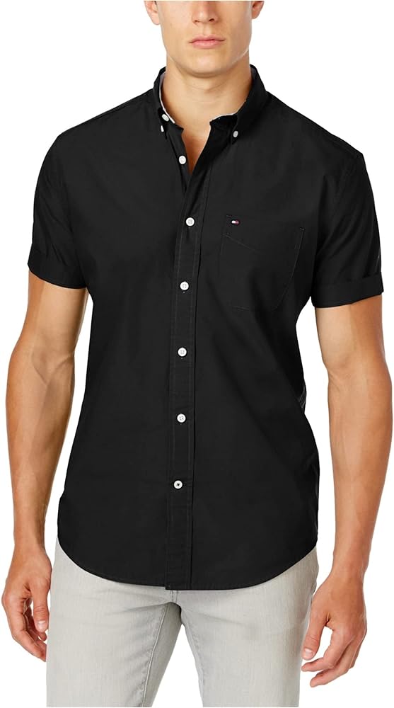 Tommy Hilfiger Men's Short Sleeve Casual Button Down Shirt in Classic Fit