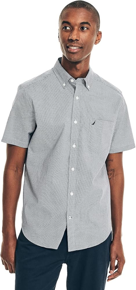 Nautica Men's Classic Fit Wrinkle Resistant Seashore Plaid Short Sleeve Shirt