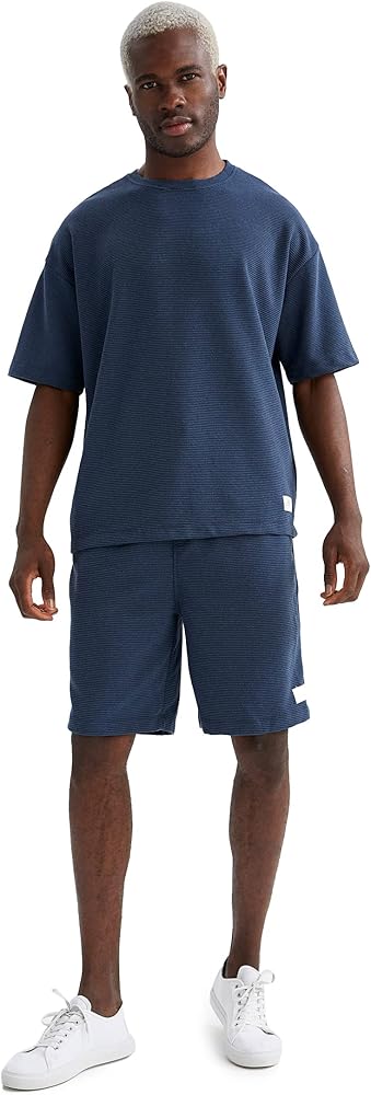 DeFacto Short Sleeve Crew Neck Oversized T Shirts for Men – Men Oversized Crewneck T-Shirts for Casual Wearing - Men's Short Sleeve Loose Fit T-shirt with Crewneck(INDIGO,S)